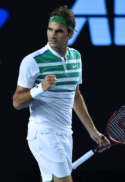 Federer si rimette in corsa vincendo 6-3 il terzo set (Afp)